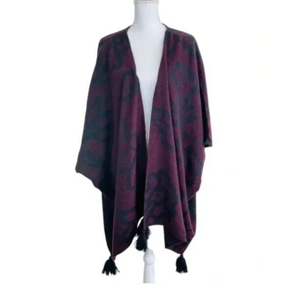 Cleobella Sevigny Capelet Poncho Cap Sweater Burgundy/Black One Size - Picture 6 of 11